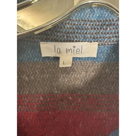 Southwestern Style Button-Down Cropped Jacket With Frayed Hem & Pockets - Picture 8 of 14